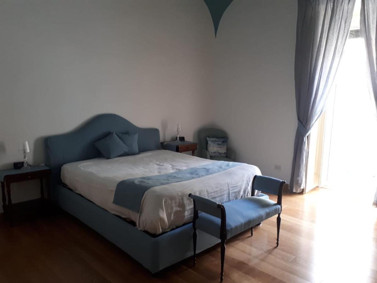 Suite Mari Наполи Екстериор снимка